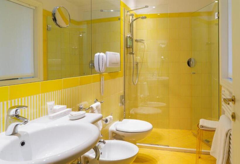 Полулюкс, Villa Abbondanzi Resort