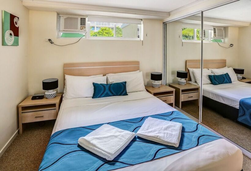 Апартаменты 1 Спальня, On The Beach Apartments
