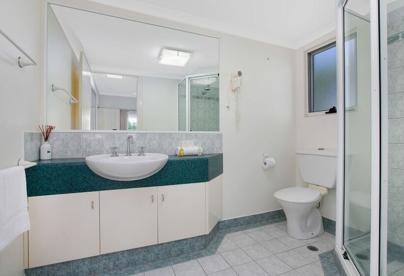 Апартаменты 2 Спальни, On The Beach Apartments
