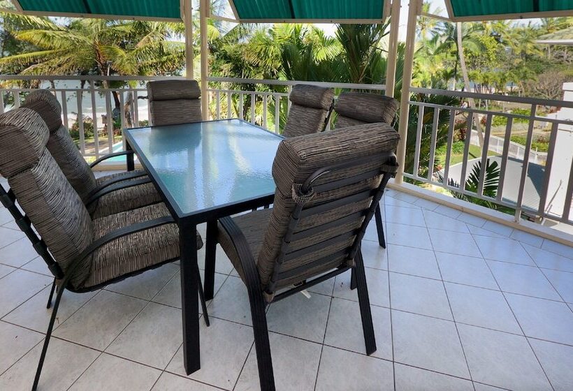 Апартаменты 3 Спальни, On The Beach Apartments