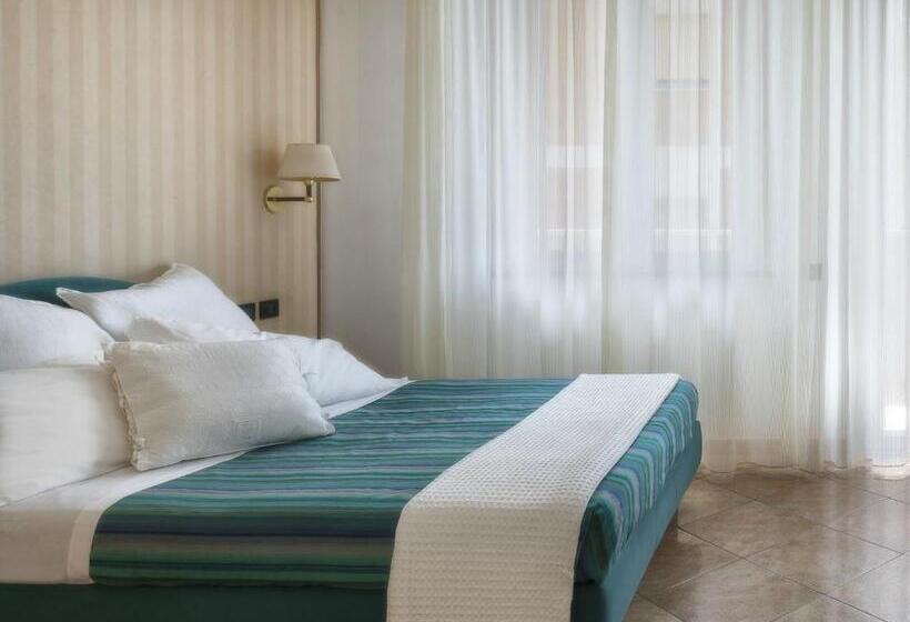 استودیوی استاندارد, Parioli Hotel Rimini