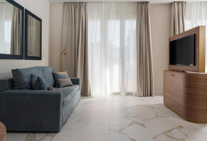 سوییت لوکس, Parioli Hotel Rimini