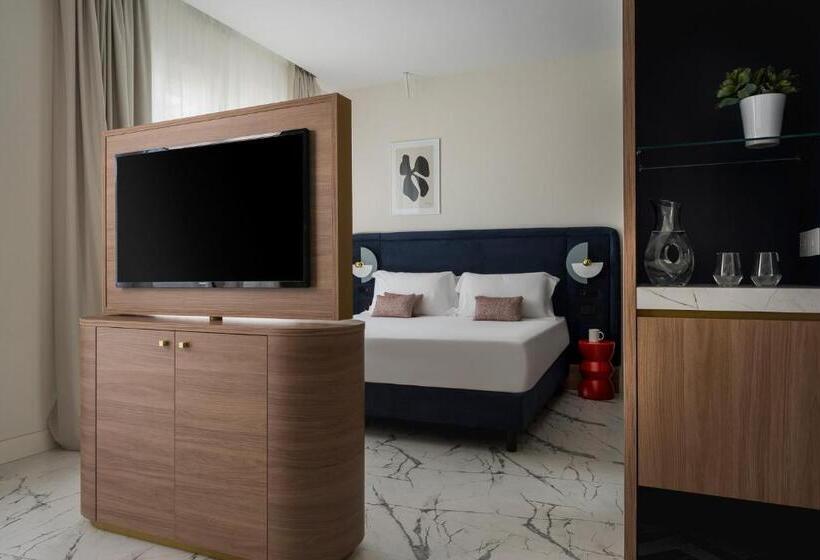 سوییت لوکس, Parioli Hotel Rimini