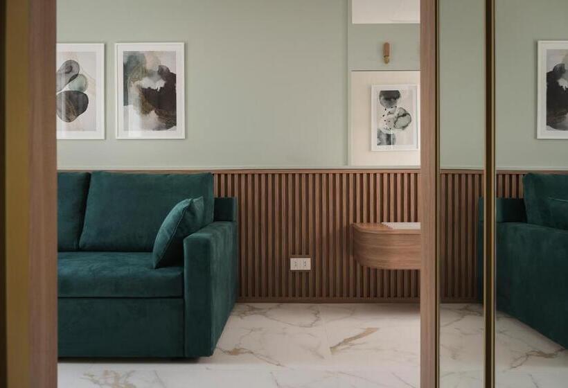 سوییت اجرایی, Parioli Hotel Rimini