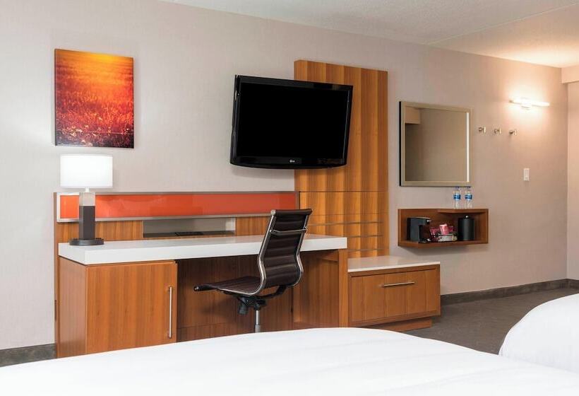 Номер Стандарт 2 Двуспальные Кровати, Sonesta Hotel Grand Rapids Airport