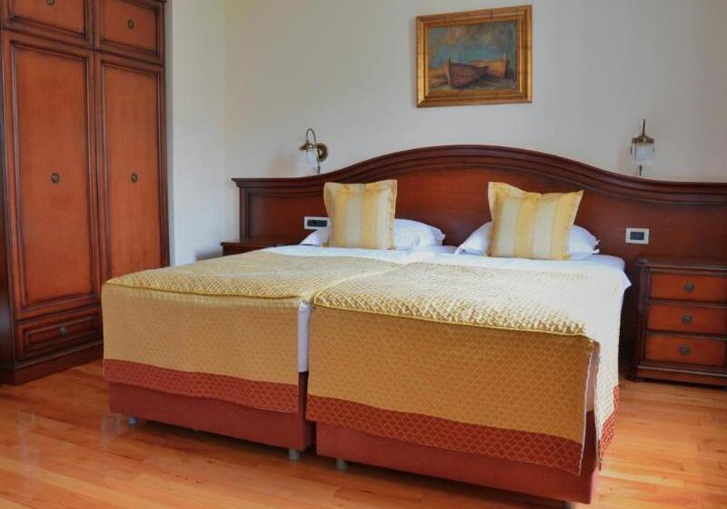 اتاق استاندارد, Savoy