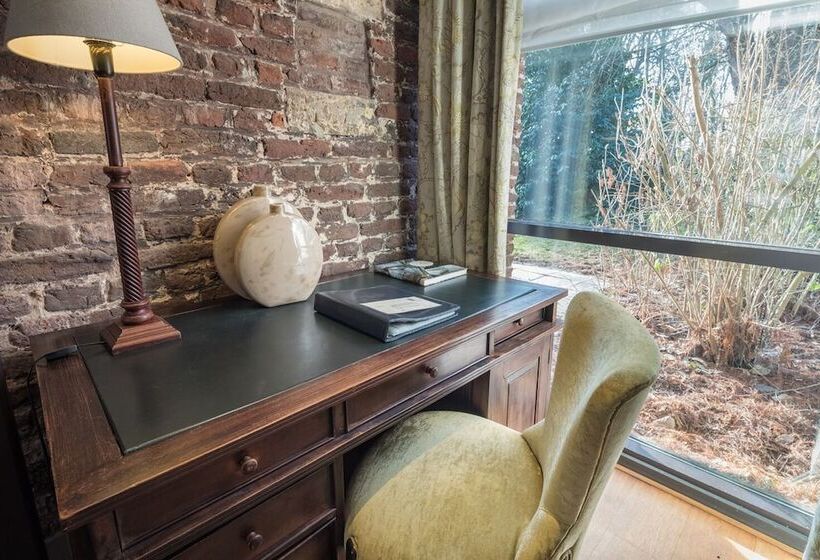 Люкс Сеньор, Van Der Valk Hotel Kasteel Terworm