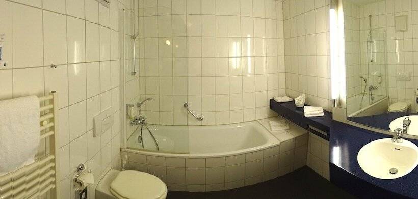 اتاق استاندارد, Ascot Bristol