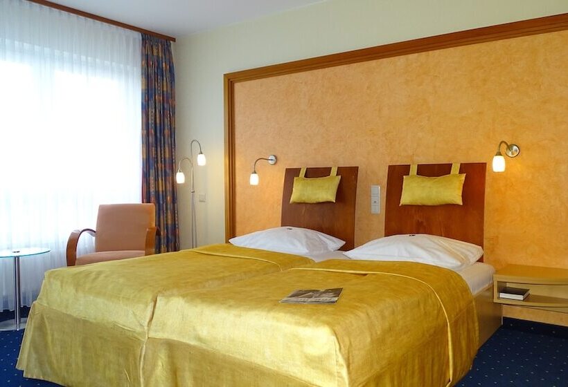 اتاق راحتی, Ascot Bristol