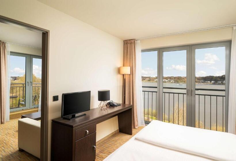 带河湖景观的套房, Elaya Hotel Hamburg Finkenwerder Ehemals The Rilano Hotel Hamburg