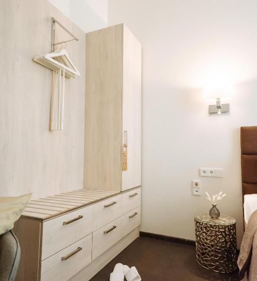 اتاق استاندارد, Landhotel Potsdam