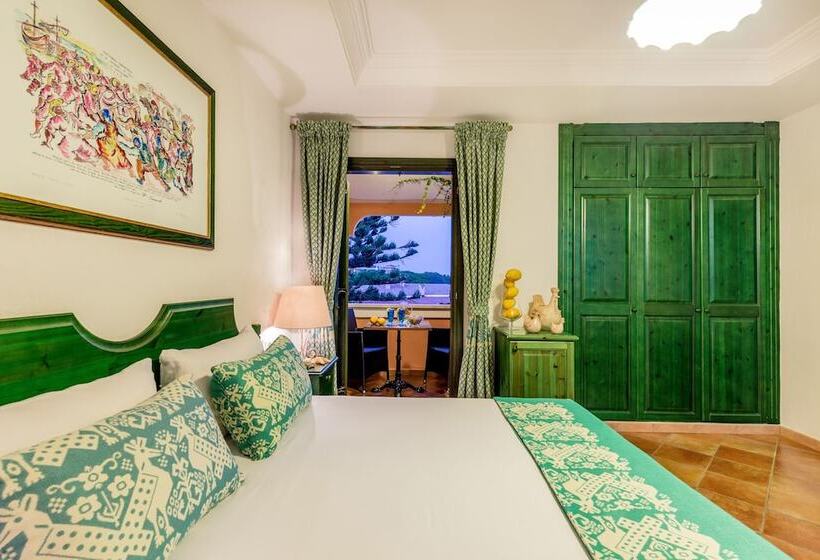 Классический Номер, Cala Ginepro Hotel Resort
