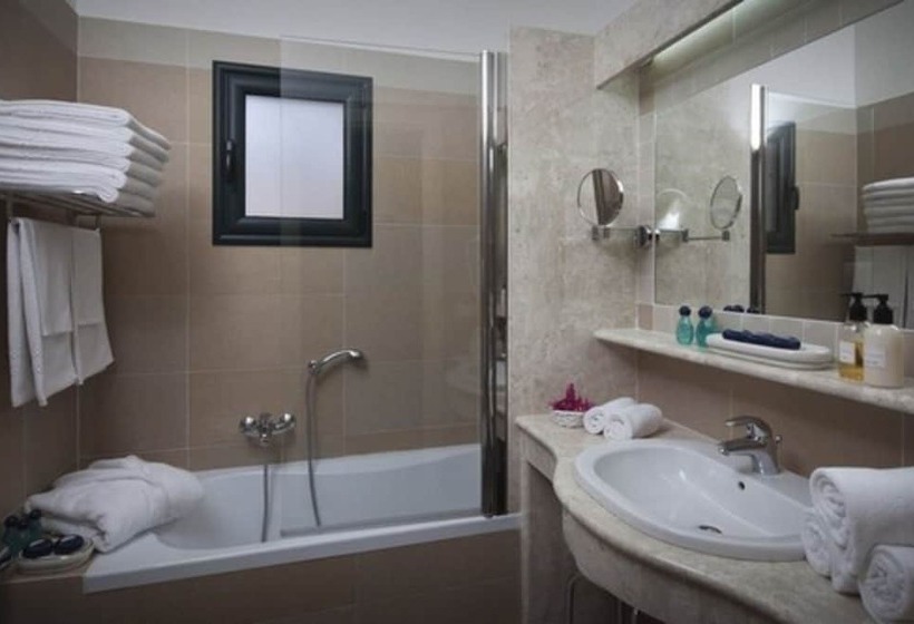 Семейный Номер, Cala Ginepro Hotel Resort