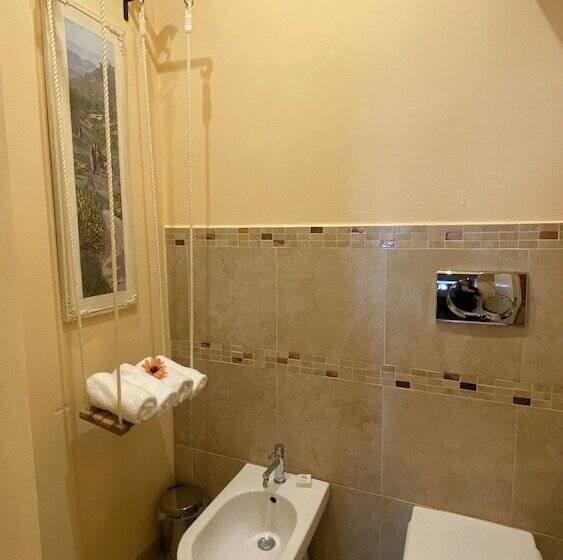 اتاق خانوادگی, Vogue Hotel Arezzo