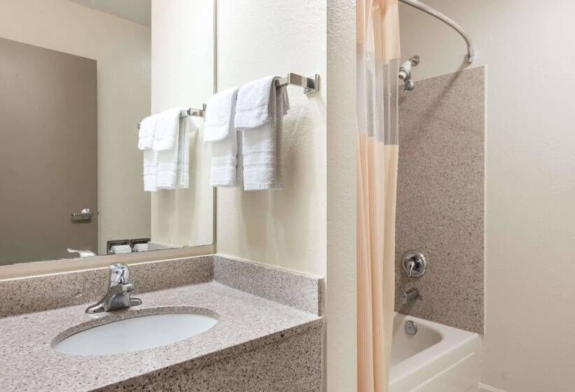 Номер бизнес-класса, Days Inn By Wyndham St Peters/st Charles