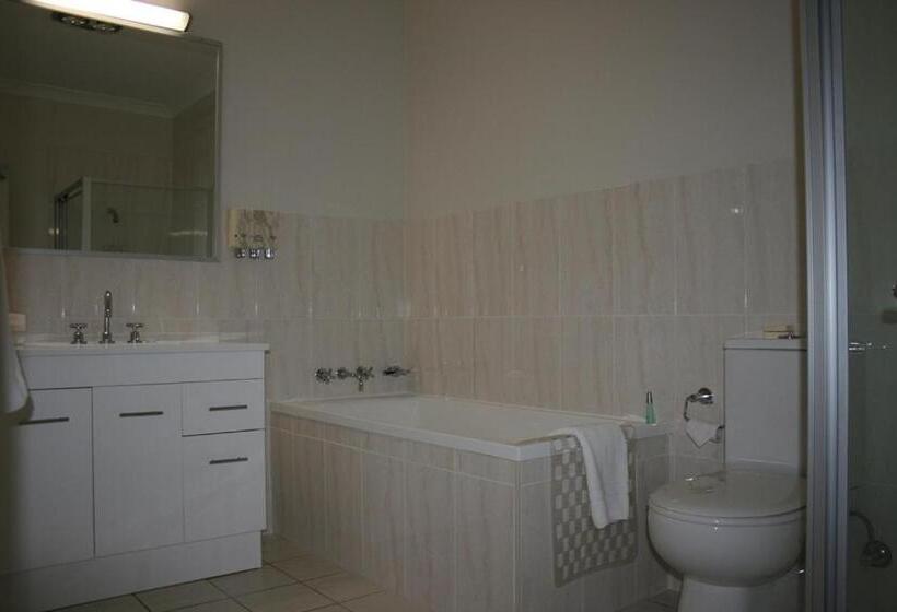Апартаменты 3 Спальни, Noah's Mid City Motor Inn Muswellbrook