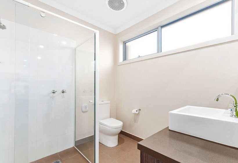 סוויטה, Comfort Inn & Suites Warragul