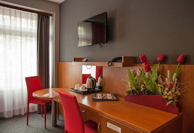Standard-huone, Alexander