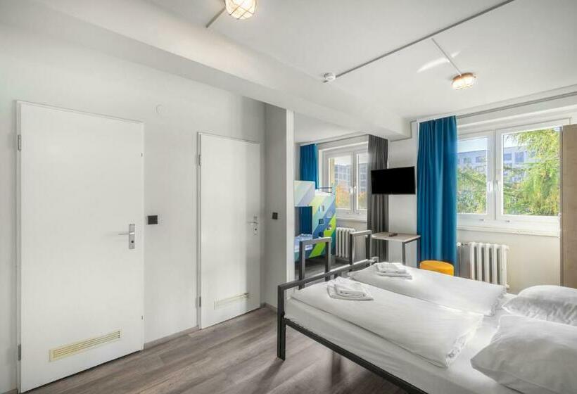 Семейный Номер, a&o Dresden Hauptbahnhof