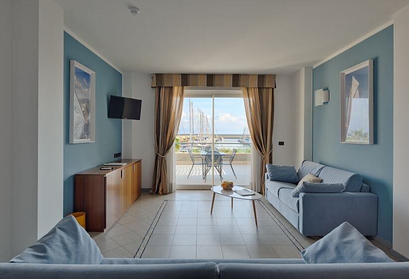 Люкс Вид на Море, Aregai Marina Hotel & Residence