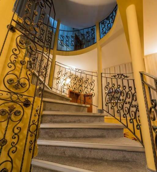 家庭间, Family Hotel Chiplakoff