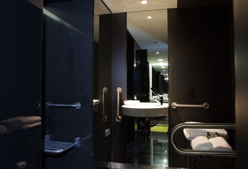 اتاق استاندارد با تخت بزرگ, Doubletree By Hilton Hotel Lisbon   Fontana Park