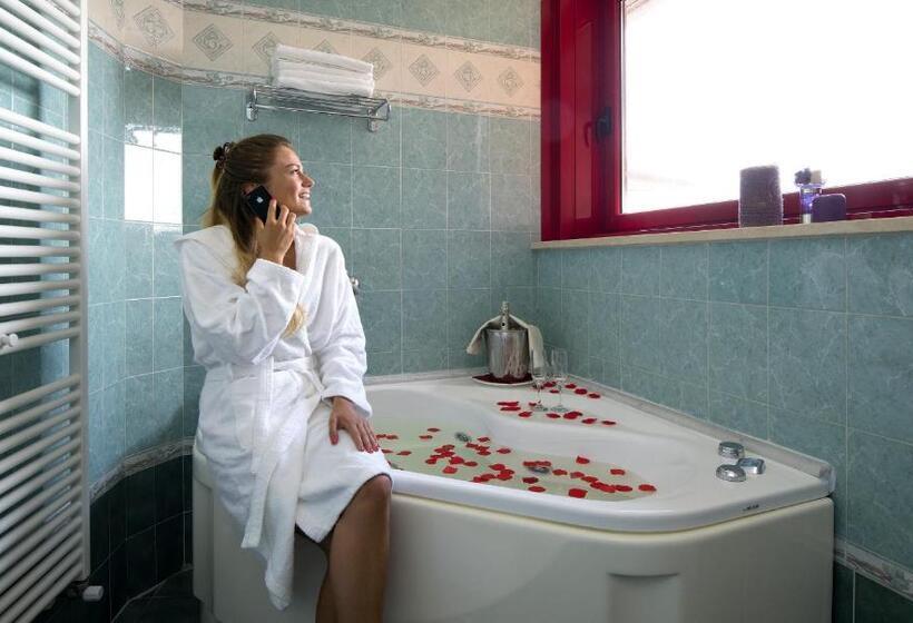 Полулюкс, Grand Hotel Admiral Palace