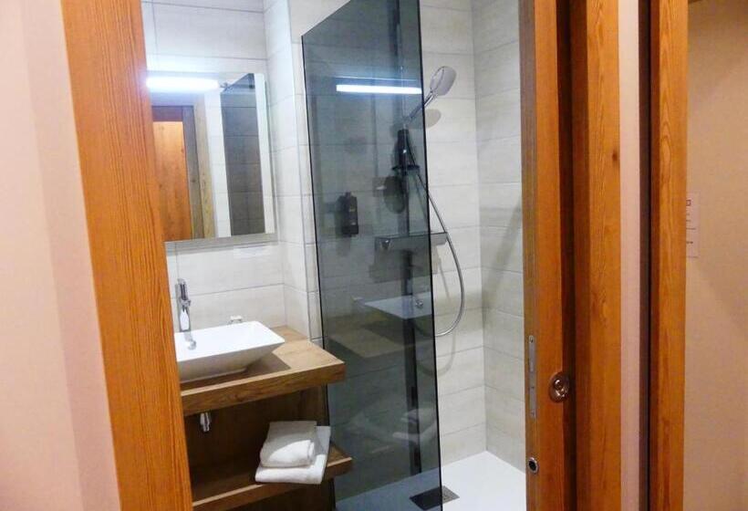 اتاق راحتی, Logis Hotel Des Bains
