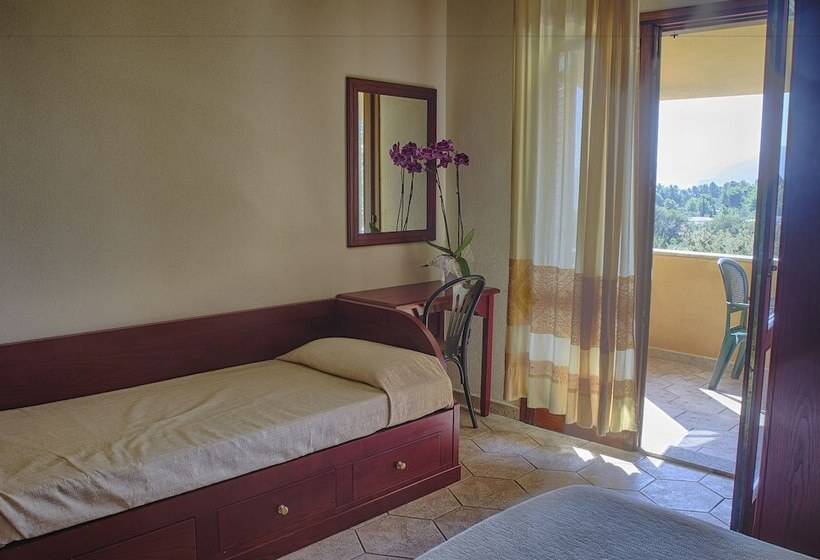 اتاق استاندارد سه نفره, Parco Blu