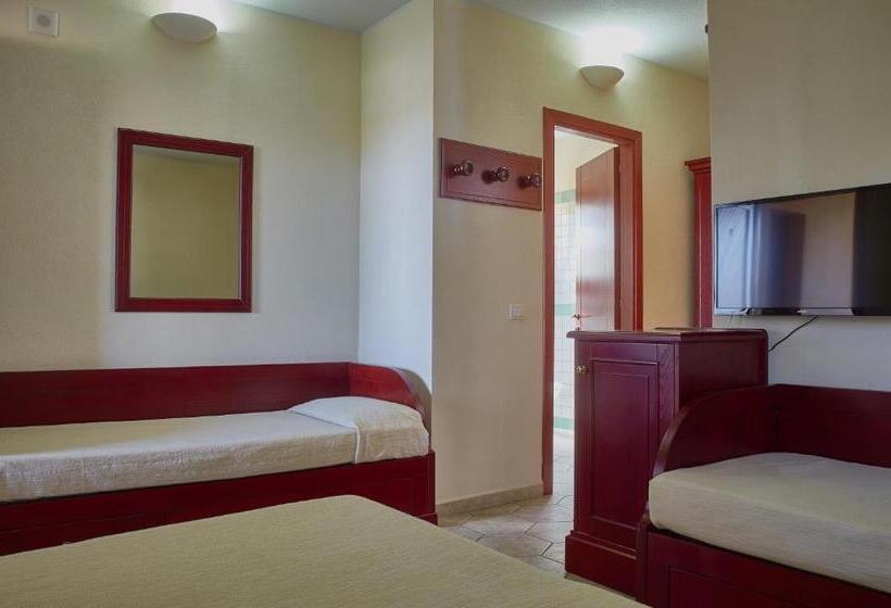 اتاق استاندارد چهار تخته, Parco Blu