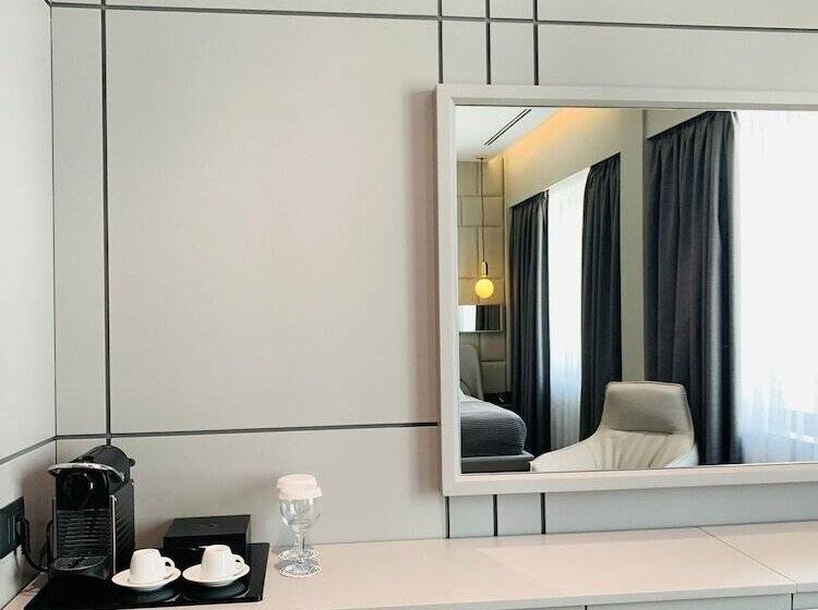 جناح مطل على المدينة, Butrinti & Spa