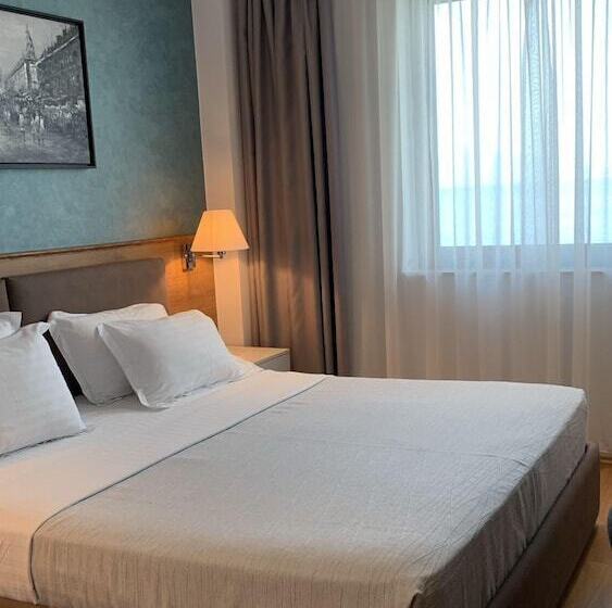 غرفة ديلوكس مطلّة علي البحر, Butrinti & Spa