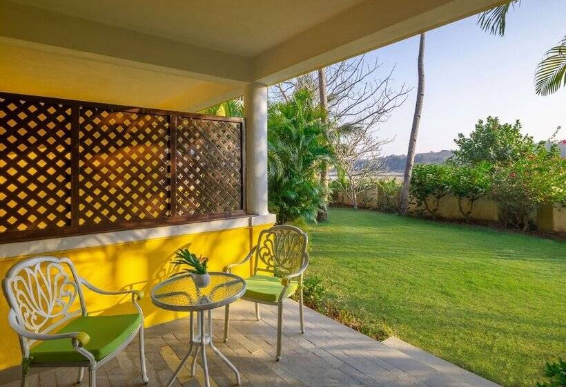 اتاق سوپریور با چشم‌انداز باغ, Mercure Goa Devaaya Resort