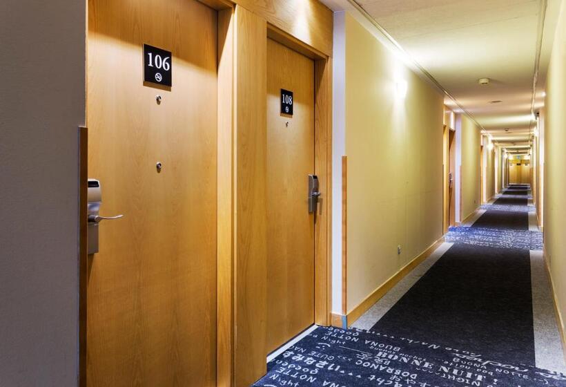 Номер Стандарт Трехместный, B&b Hotel Girona 3