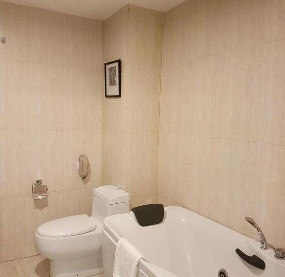 Executive Room, Cebu Parklane International