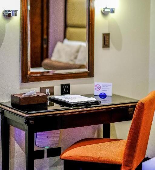Standard Room, Cebu Parklane International