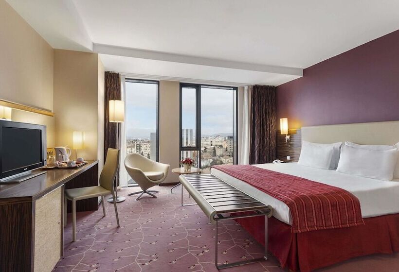 سوییت جونیور, Ramada Sibiu