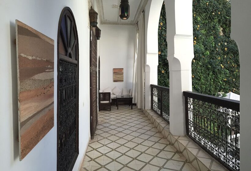 سوییت, Riad Dar El Assafir