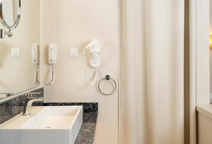 Люкс с гидромассажем, Art Hotel Debono