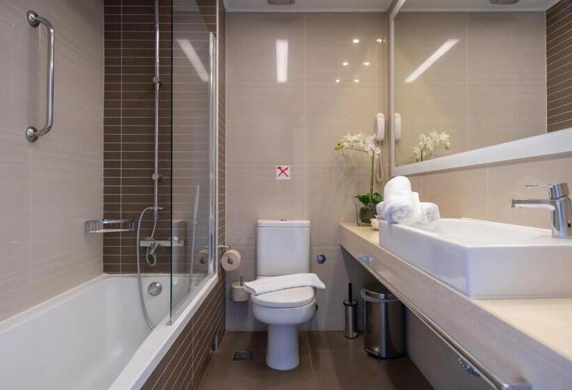 Номер Стандарт Трехместный, Art Hotel Debono