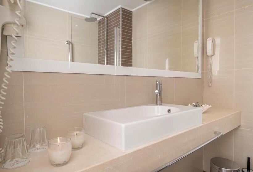 Полулюкс, Art Hotel Debono