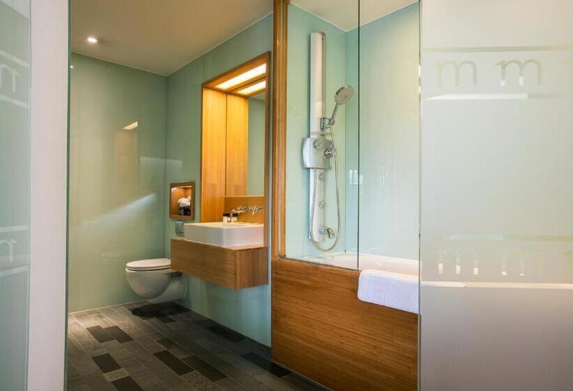 Deluxe Room, Megaro