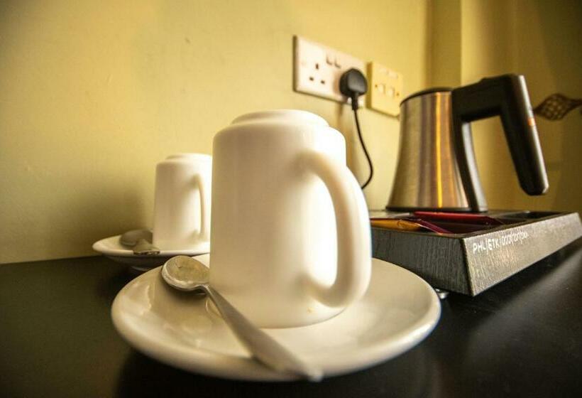 اتاق لوکس سه تخته, Panone Hotels   King Ori Kilimanjaro Airport