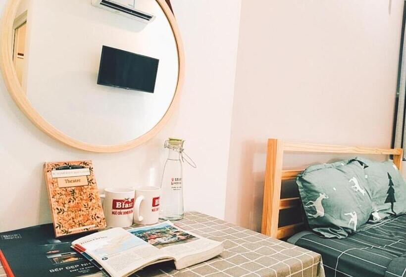 استودیو استاندارد با بالکن, Stay Hostel 2   350m From The Ferry