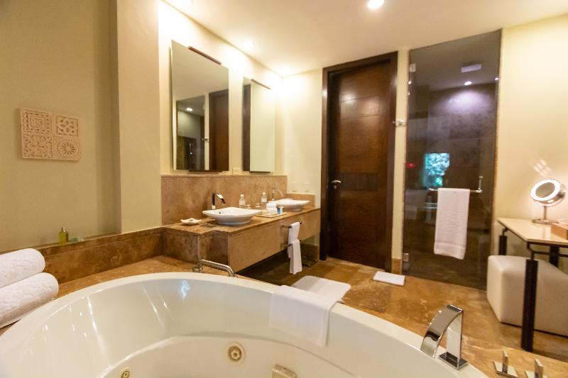 اتاق راحتی, Brit Hotel Tours Sud – Le Cheops