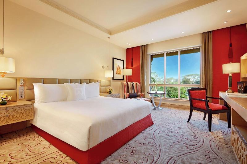 اتاق راحتی, Brit Hotel Tours Sud – Le Cheops
