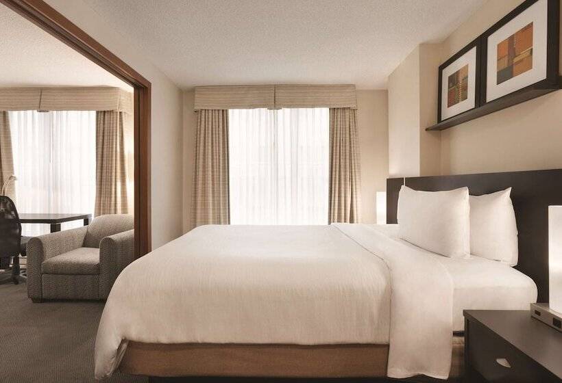 デラックススイート, Embassy Suites Montréal By Hilton