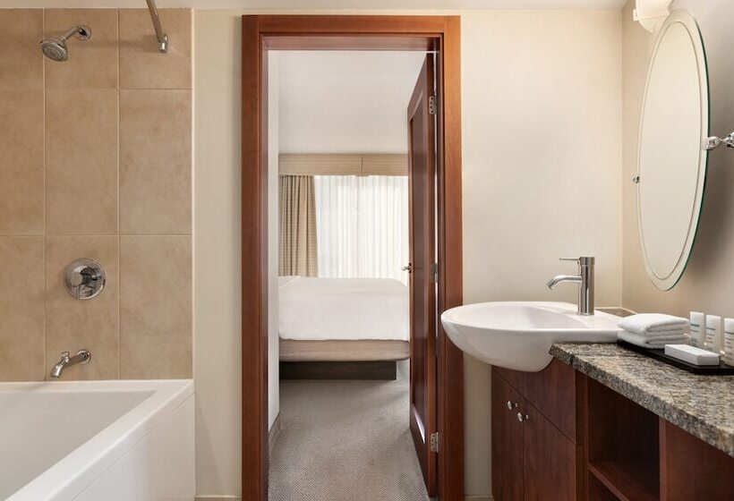 プレミアムスイート, Embassy Suites Montréal By Hilton