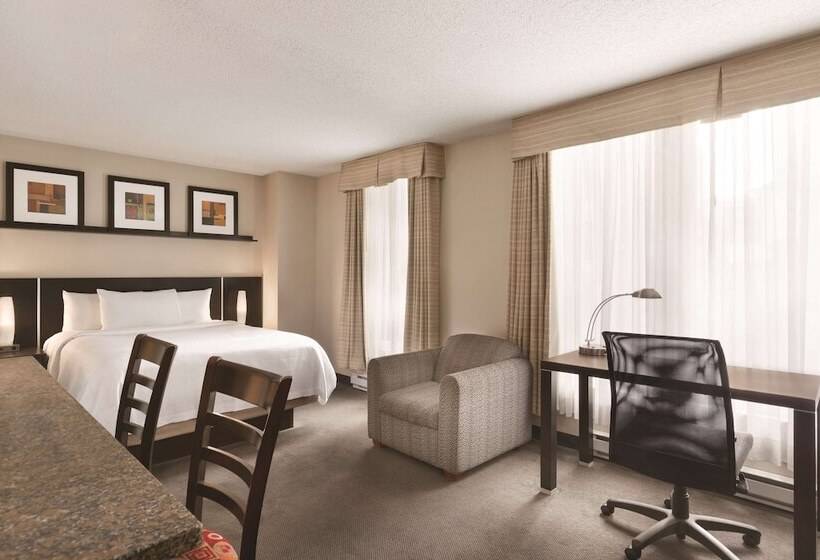 プレミアムスタジオ, Embassy Suites Montréal By Hilton