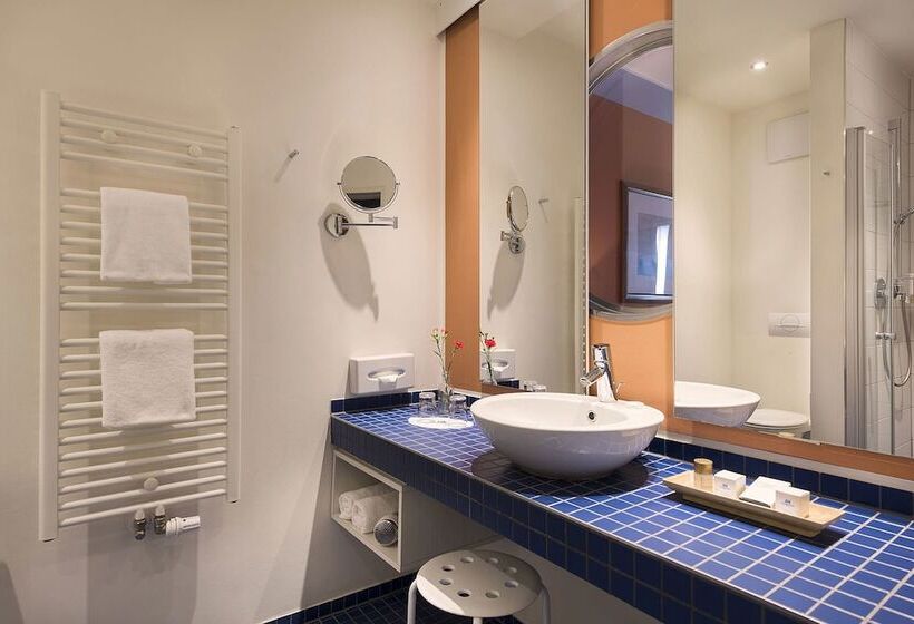 Superior room with lake view, Precise Resort Hafendorf Rheinsberg